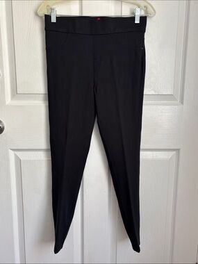 SPANX Black pants with back pockets stretch ankle length cropped size Medium